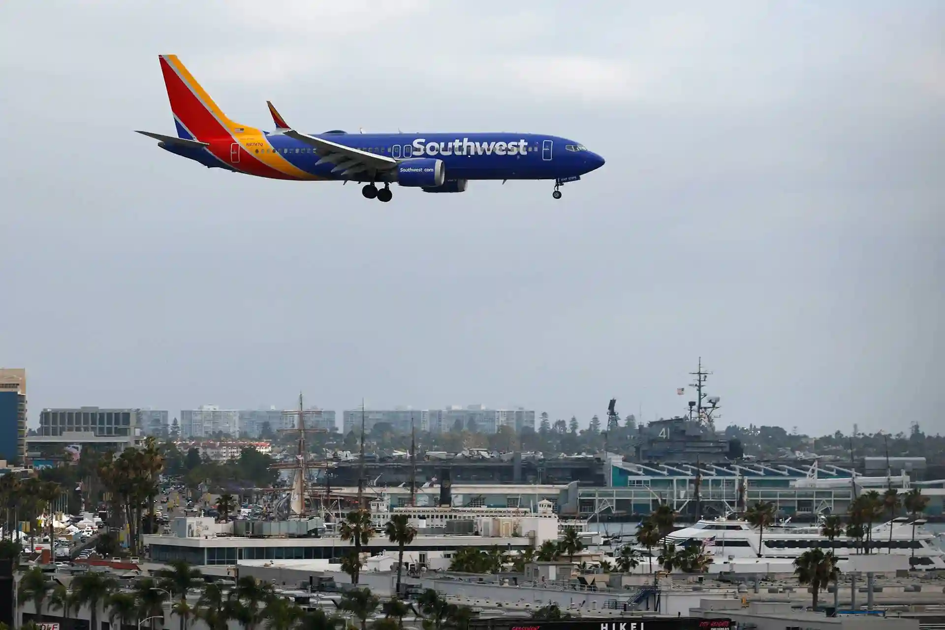 Boeing Shares Fall After Smaller China Aircraft Order